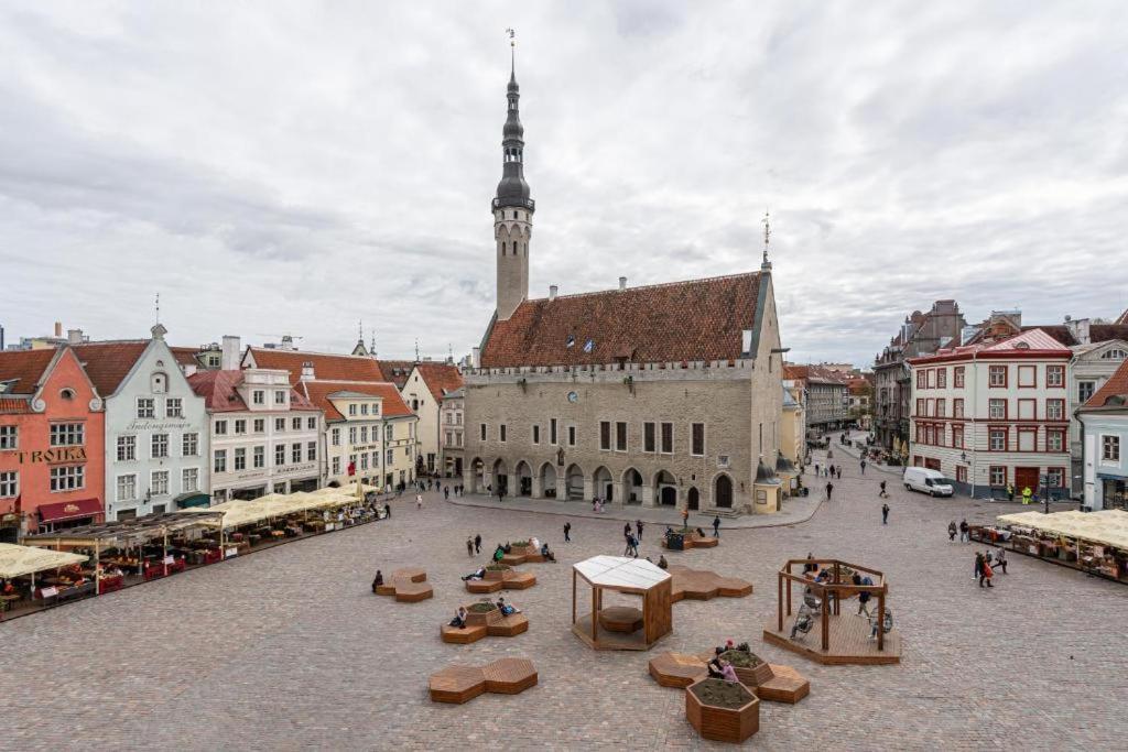 For 6 Person With Raekoja Plats View